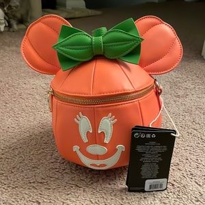GLOW IN THE DARK MINNIE MOUSE PUMPKIN